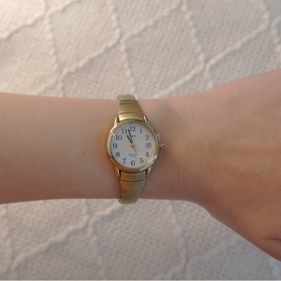 Vintage Gold Timex Bracelet Watch‎ - Picture 8 of 8